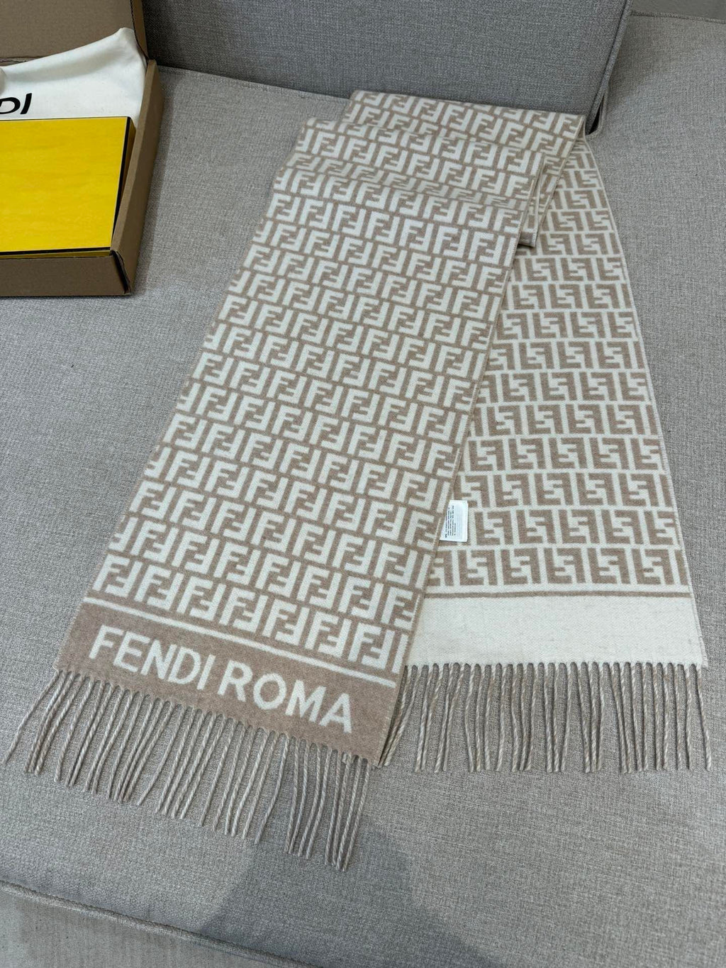 Fendi Logo Detail Scarf - 1245379835 - Photo 1