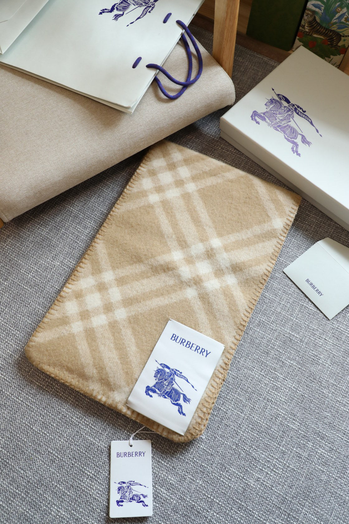 Burberry Scarf - 973238533 - Photo 1