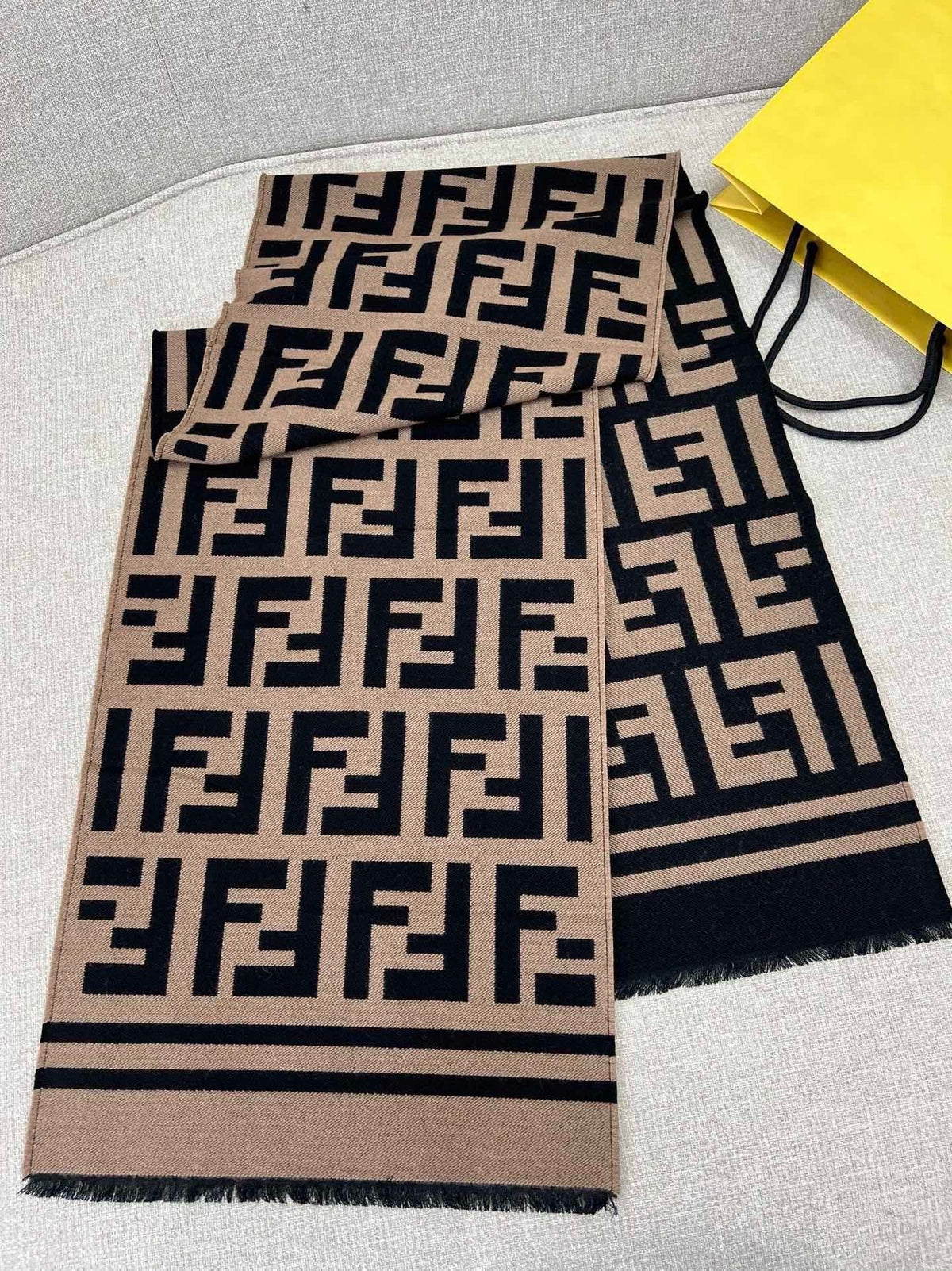 Fendi Jacquard Logo Detail Scarf - 1245380900 - Photo 1