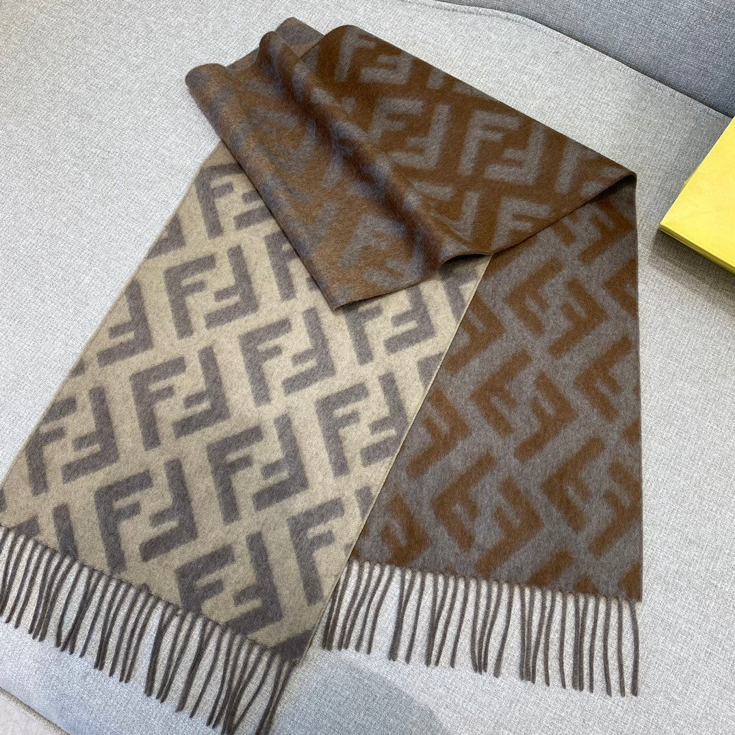 Fendi Gradient Scarf - 1245381260 - Photo 1