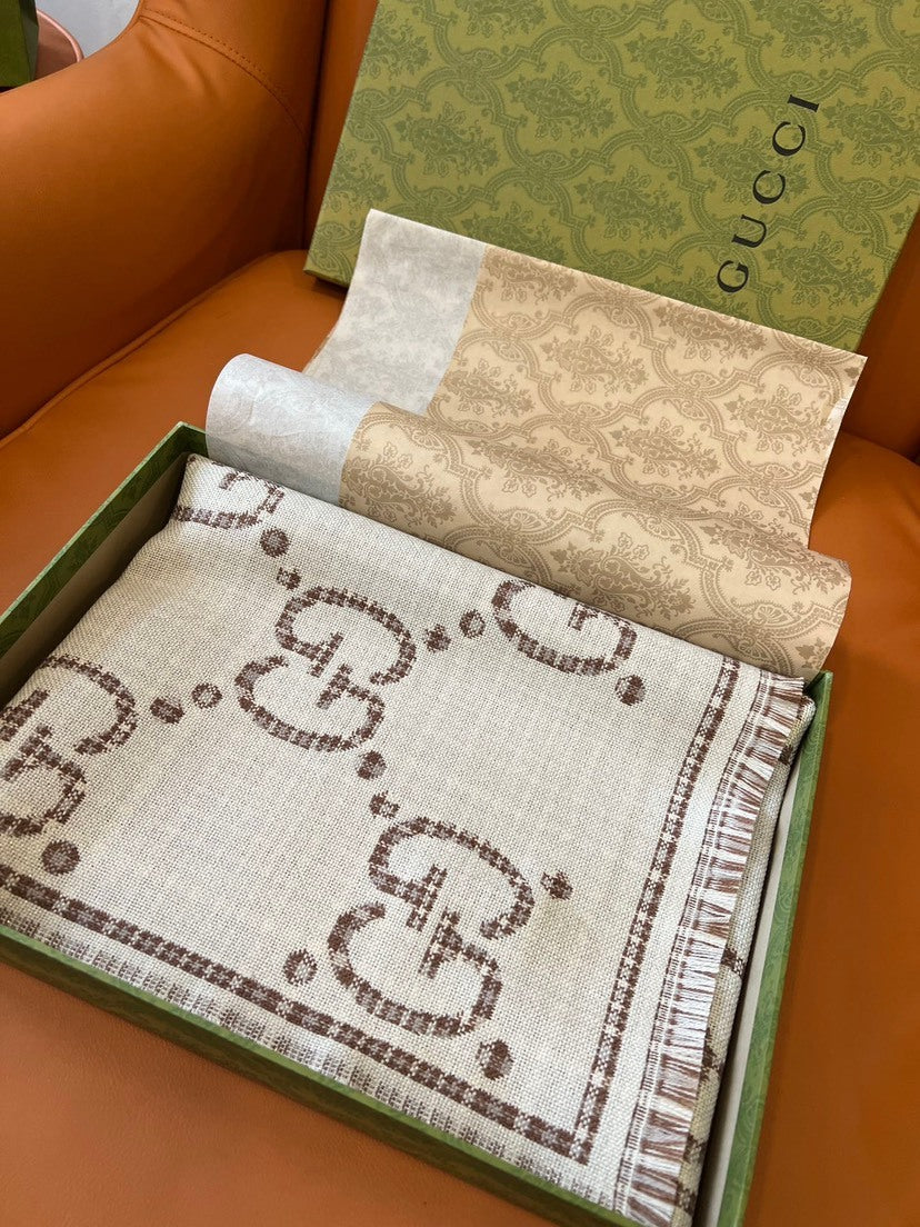 Gucci Check Pattern Scarf - 944939655 - Photo 1