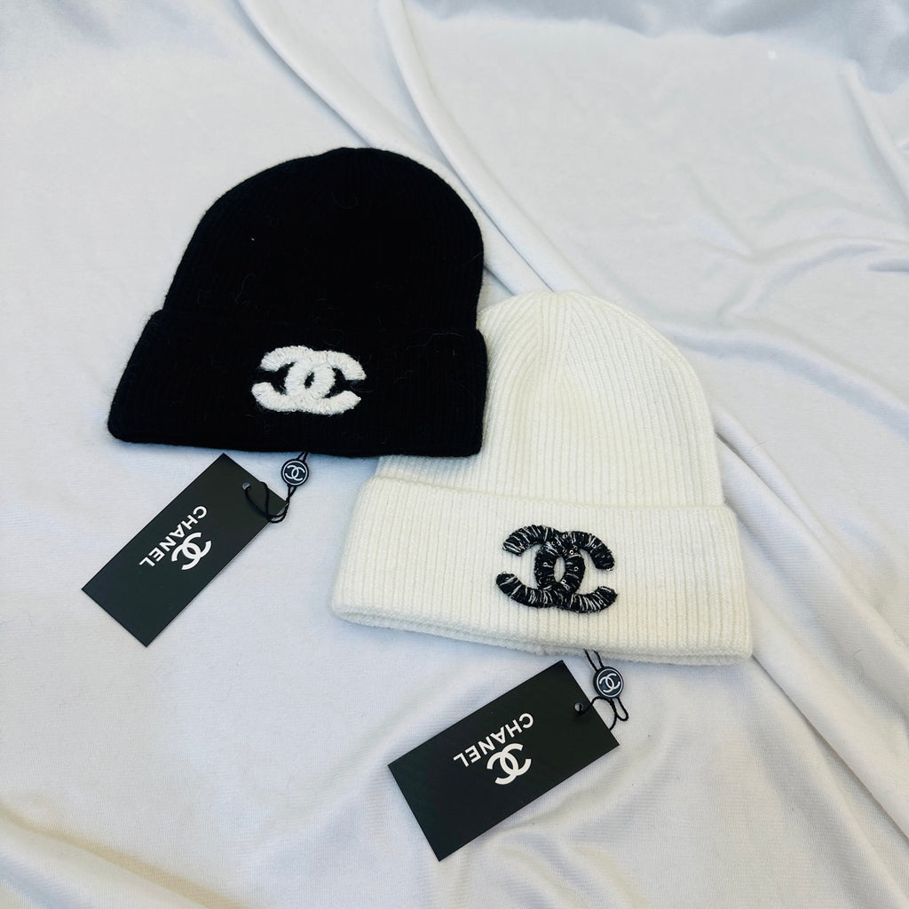 Chanel Logo Detail Knit Beanie - 1141779406 - Photo 1