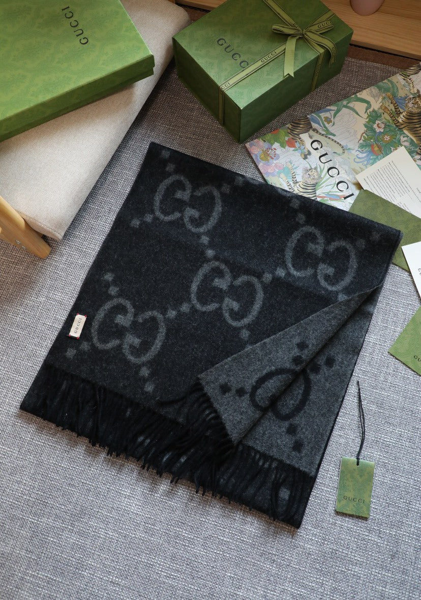 Gucci Jacquard Scarf - 944940307 - Photo 1