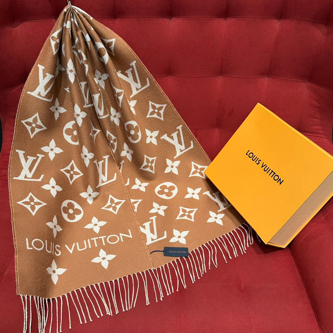 Louis Vuitton Scarf - 984597858 - Photo 1