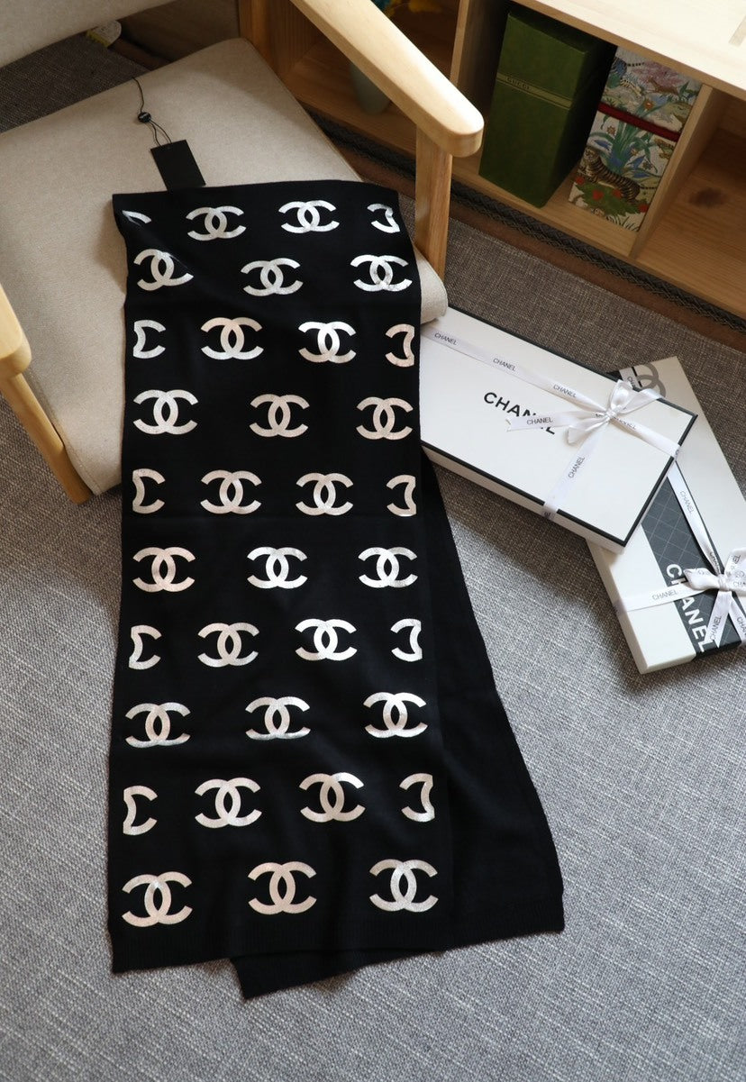 Chanel Logo Detail Knit Scarf - 950101253 - Photo 1