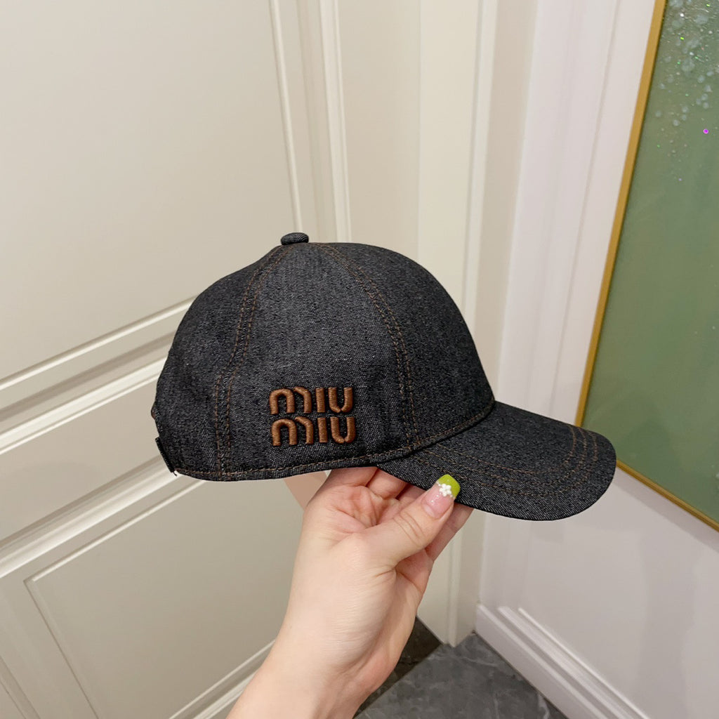 Miu Miu Baseball Cap - 1002656941 - Photo 1