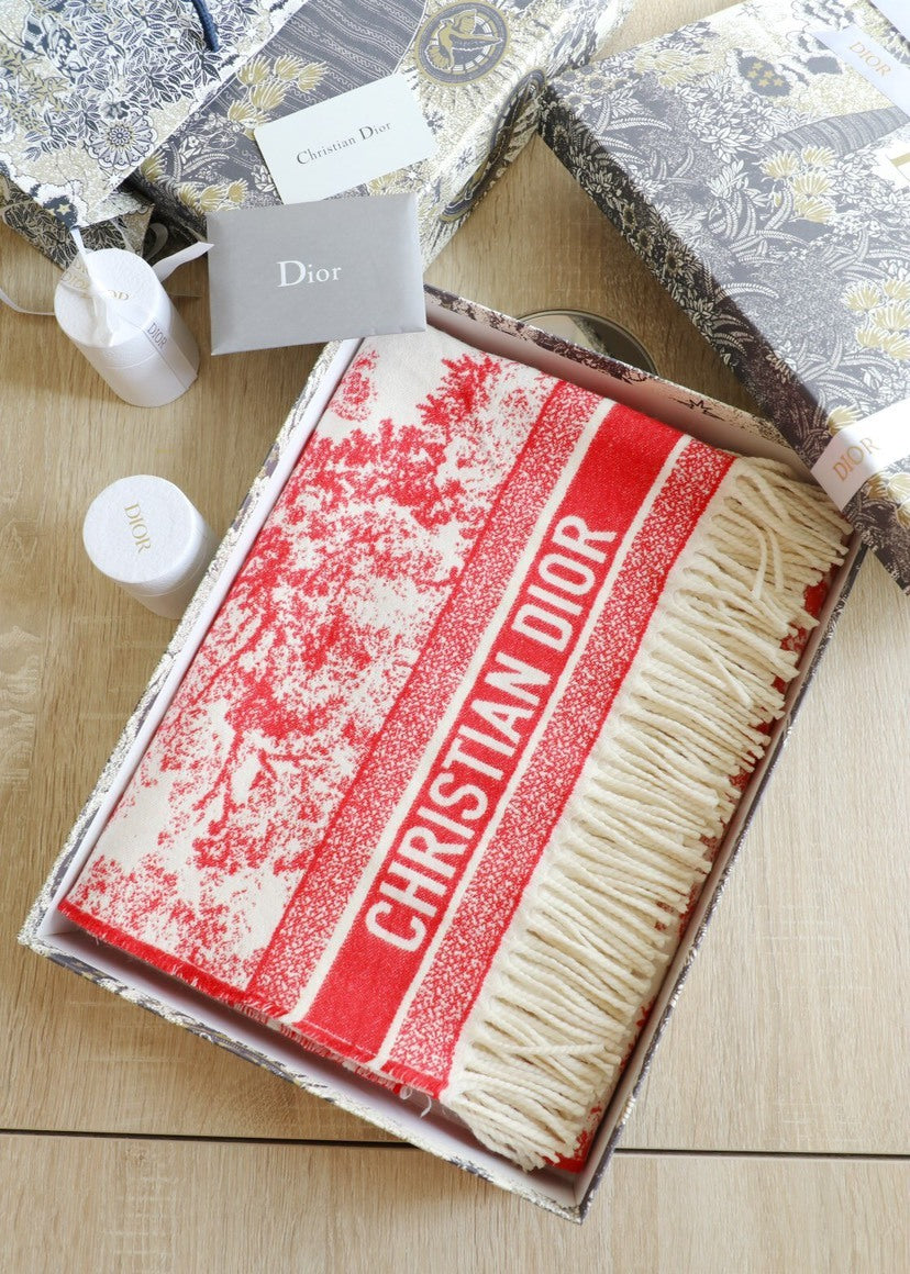 Dior Throw Blanket - 945430854 - Photo 1