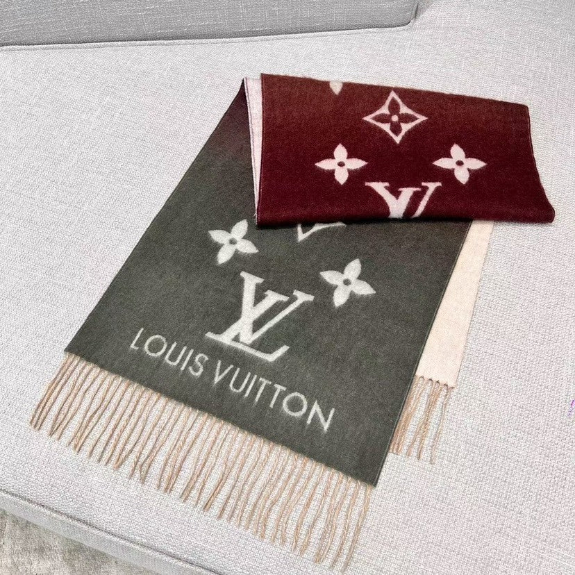 Louis Vuitton Gradient Scarf - 944935958 - Photo 1