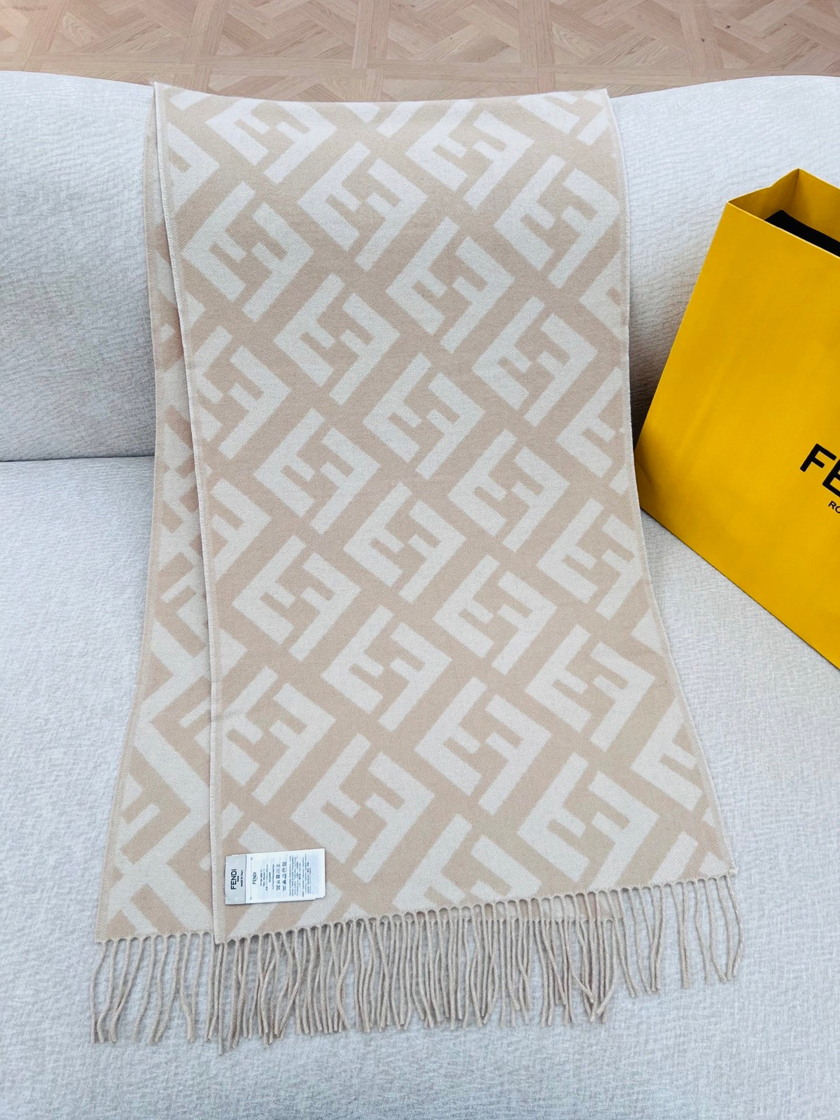 Fendi Logo Detail Scarf - 1245371961 - Photo 1