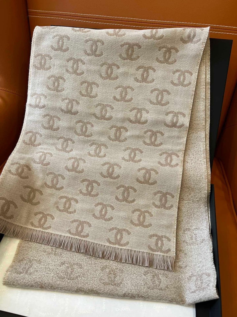 Chanel Gradient Logo Detail Scarf - 952640742 - Photo 1