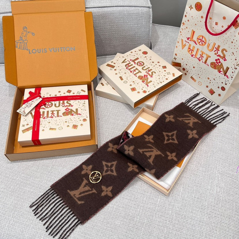 Louis Vuitton Scarf - 947000653 - Photo 1