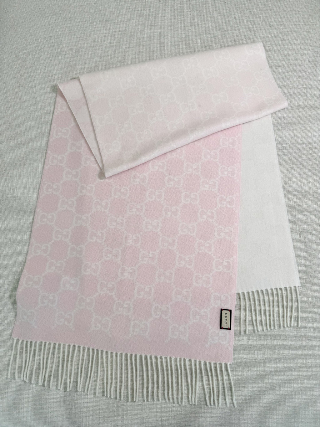 Gucci Gradient Scarf - 973645417 - Photo 1