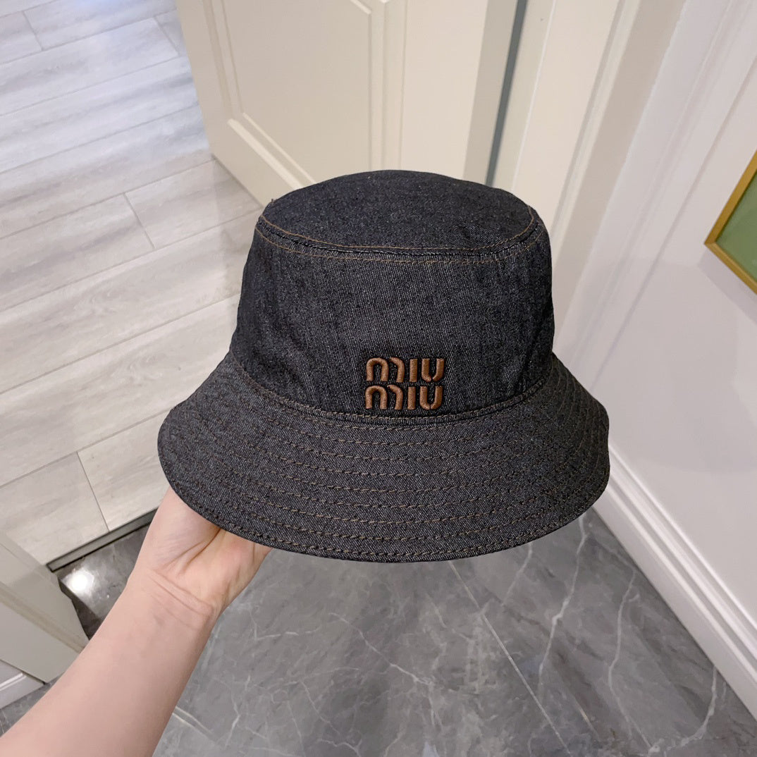 Miu Miu Bucket Hat - 1002656958 - Photo 1
