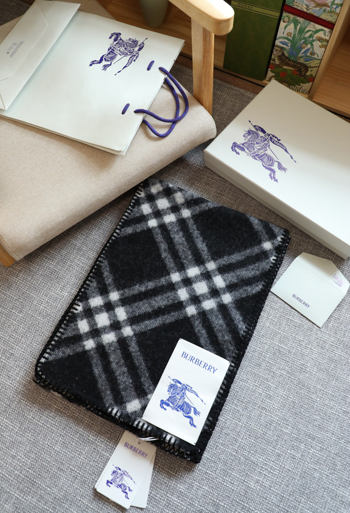 Burberry Scarf - 968683352 - Photo 1