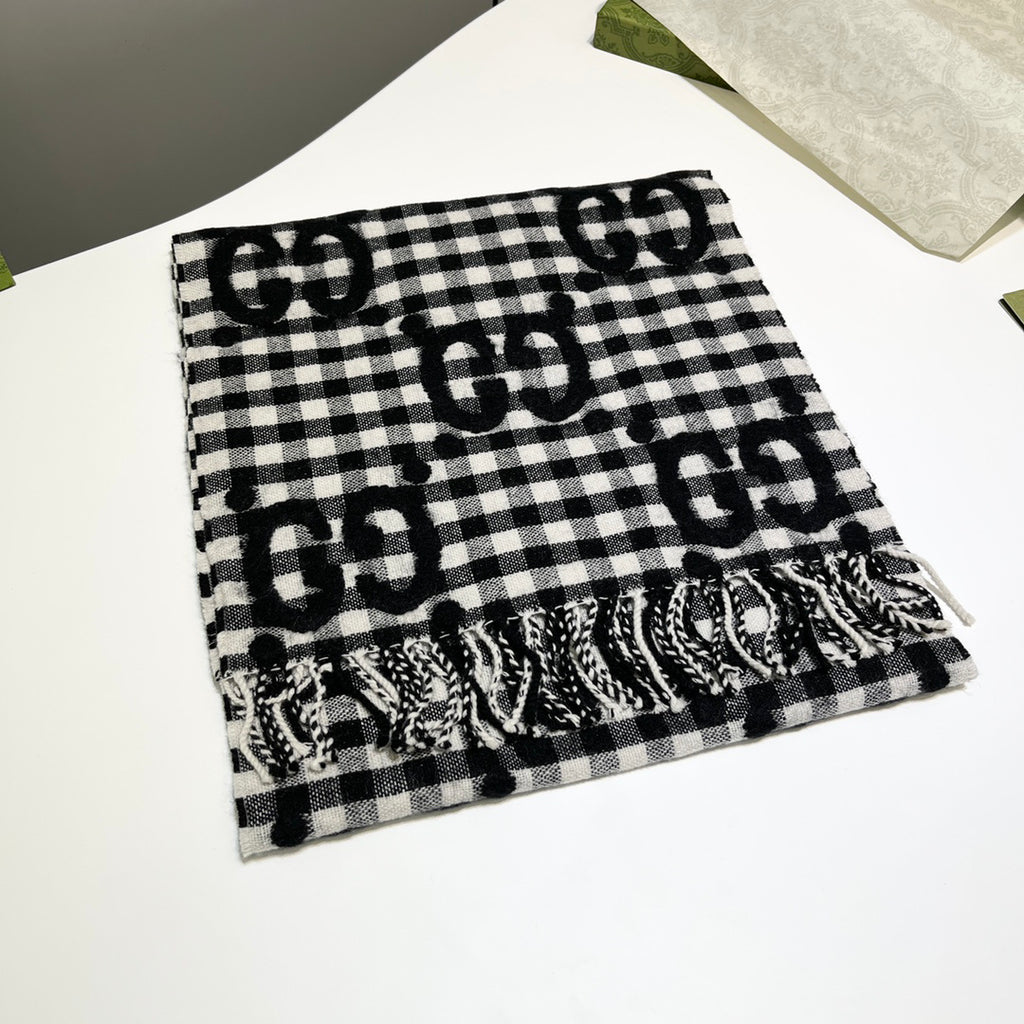 Gucci Check Pattern Logo Detail Scarf - 970502151 - Photo 1