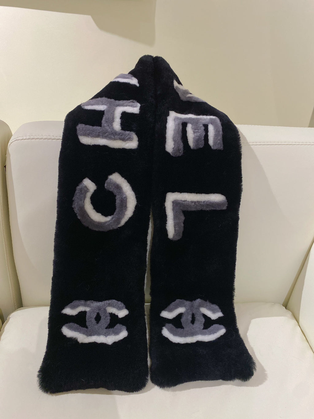 Chanel Gradient Logo Detail Scarf - 962272425 - Photo 1