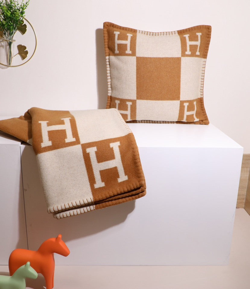 Hermes Throw Blanket - 945431664 - Photo 1