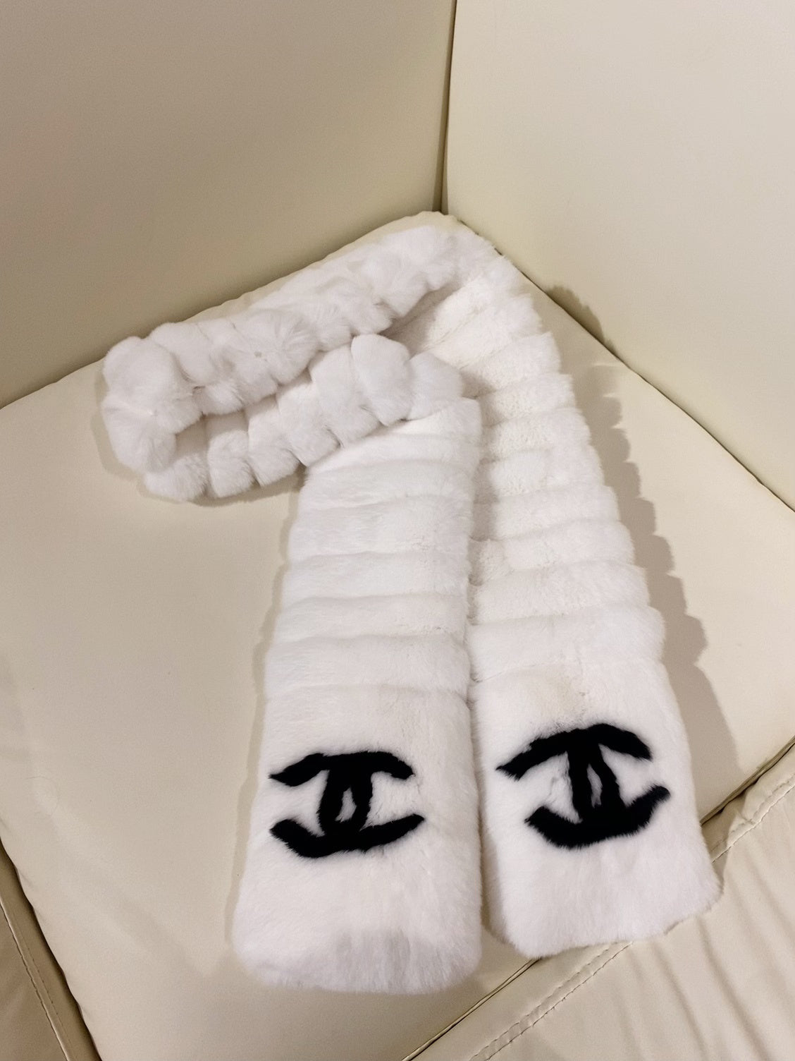 Chanel Logo Detail Scarf - 962272215 - Photo 1