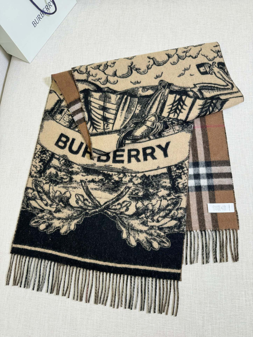 Burberry Check Pattern Jacquard Scarf - 973645787 - Photo 1
