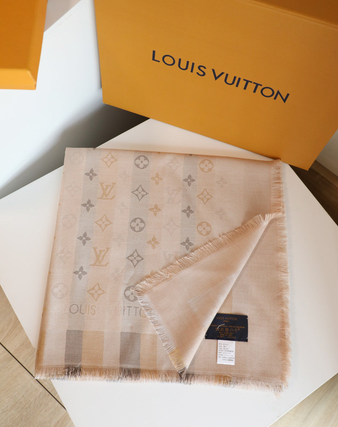 Louis Vuitton Scarf - 965874481 - Photo 1