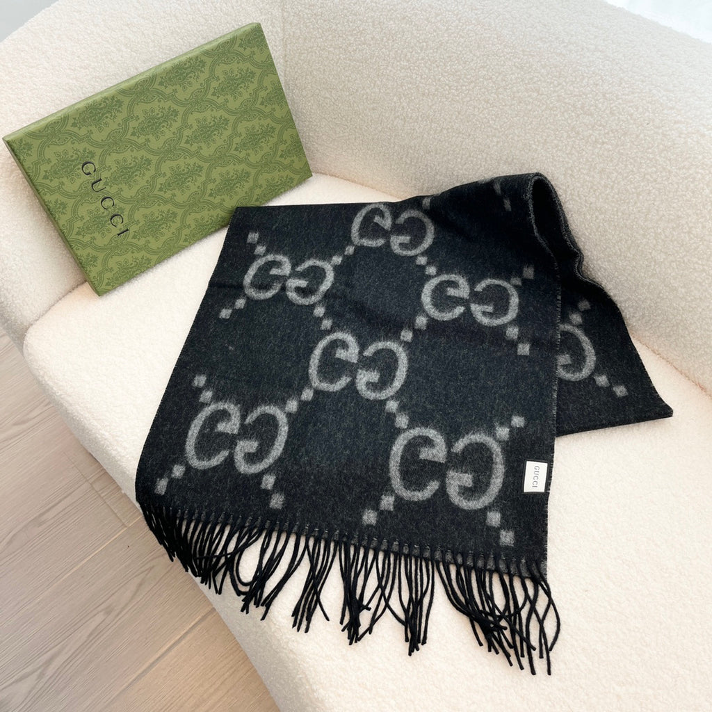 Gucci Jacquard Scarf - 973281671 - Photo 1