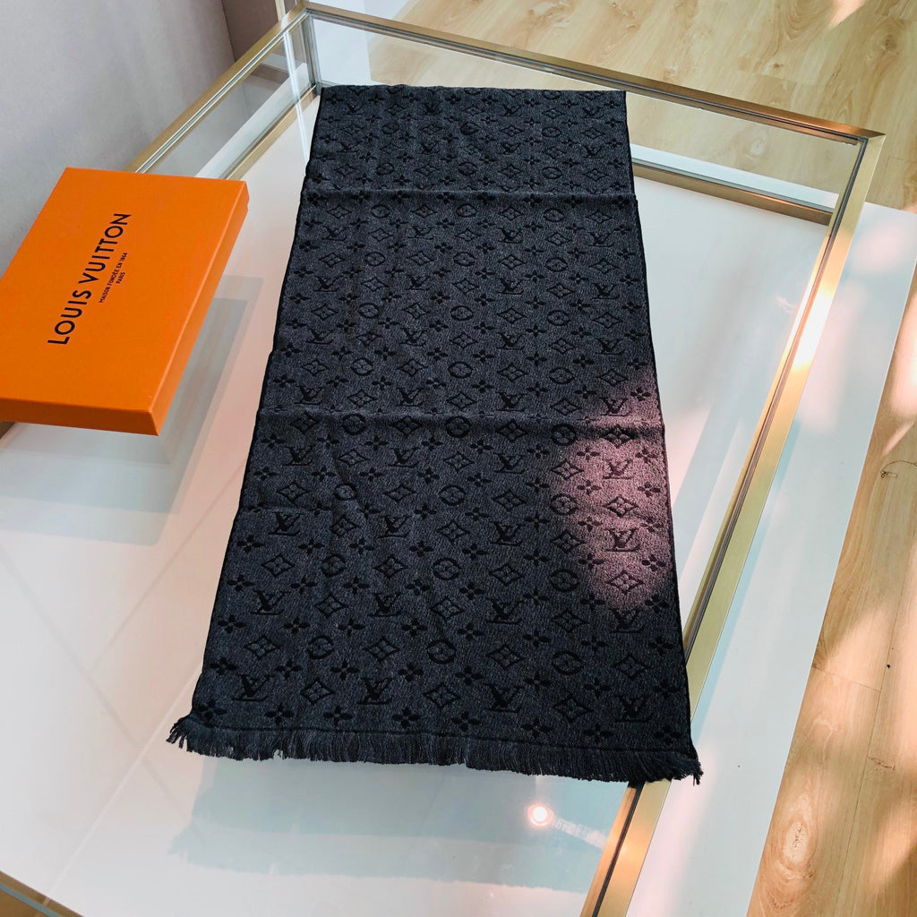 Louis Vuitton Jacquard Logo Detail Scarf - 979032567 - Photo 1