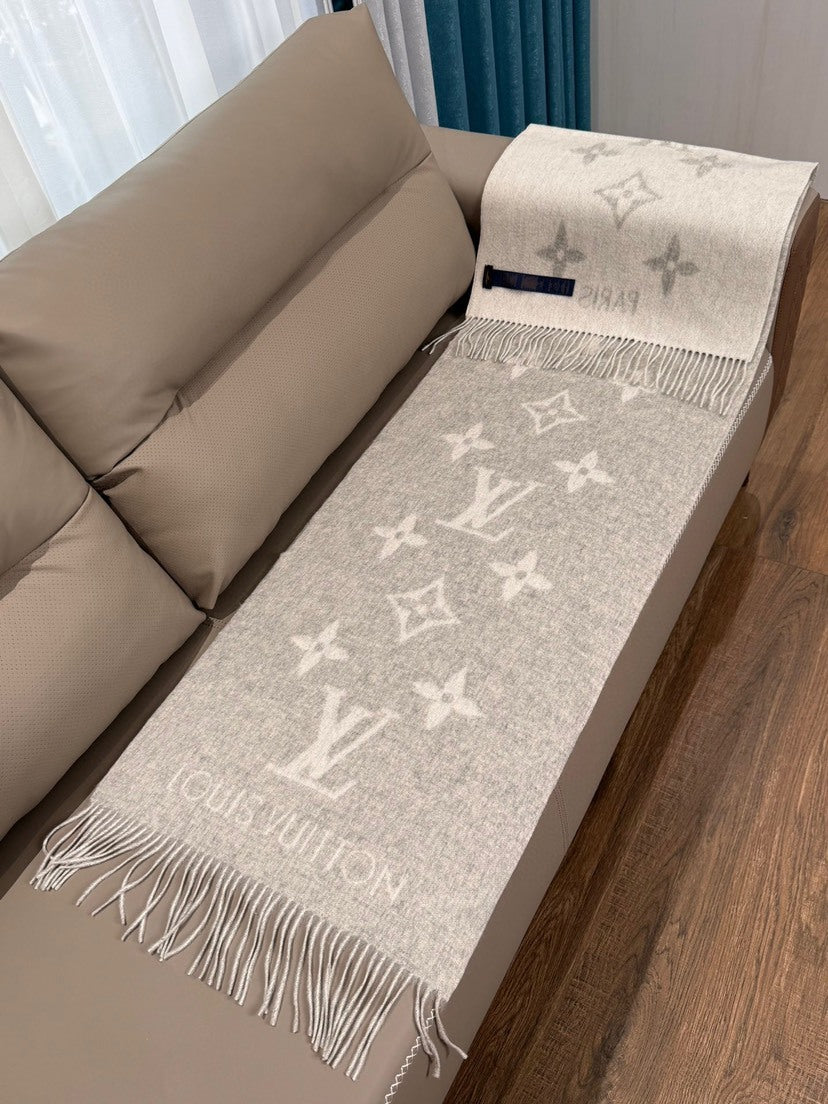 Louis Vuitton Scarf - 950913811 - Photo 1