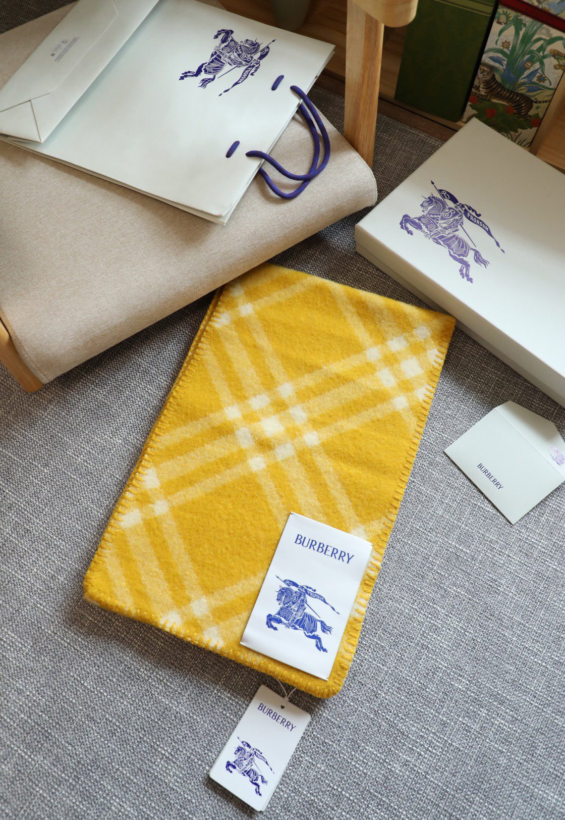 Burberry Scarf - 968683556 - Photo 1
