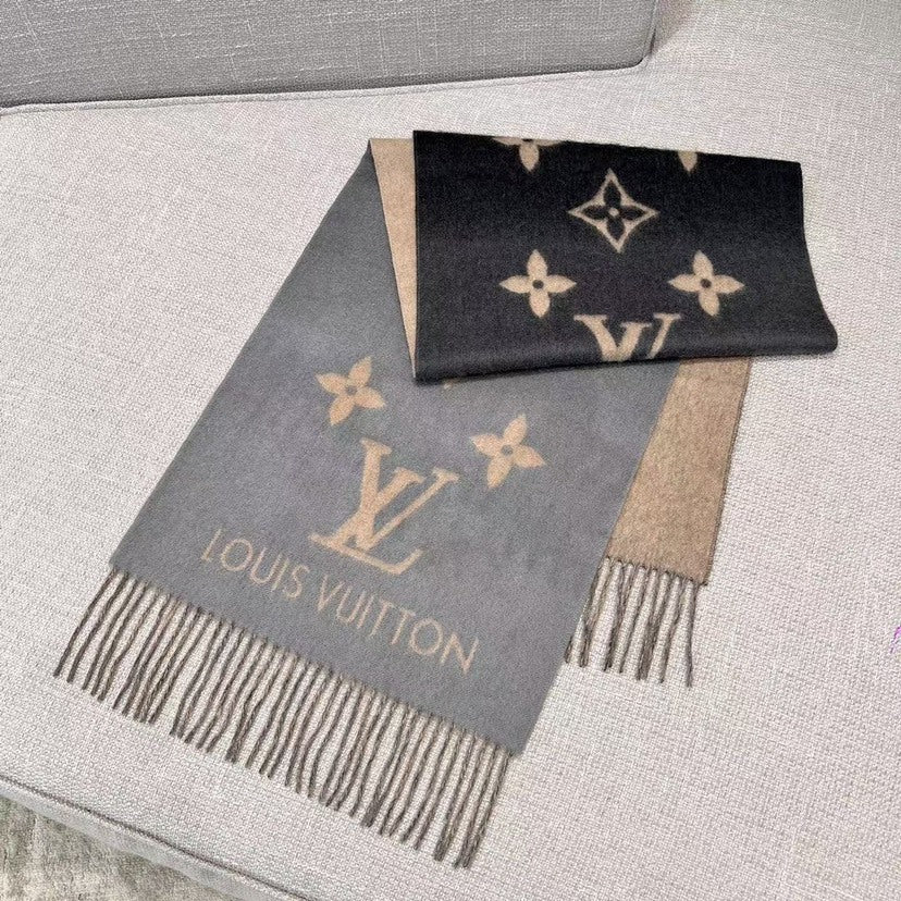 Louis Vuitton Gradient Scarf - 944935548 - Photo 1