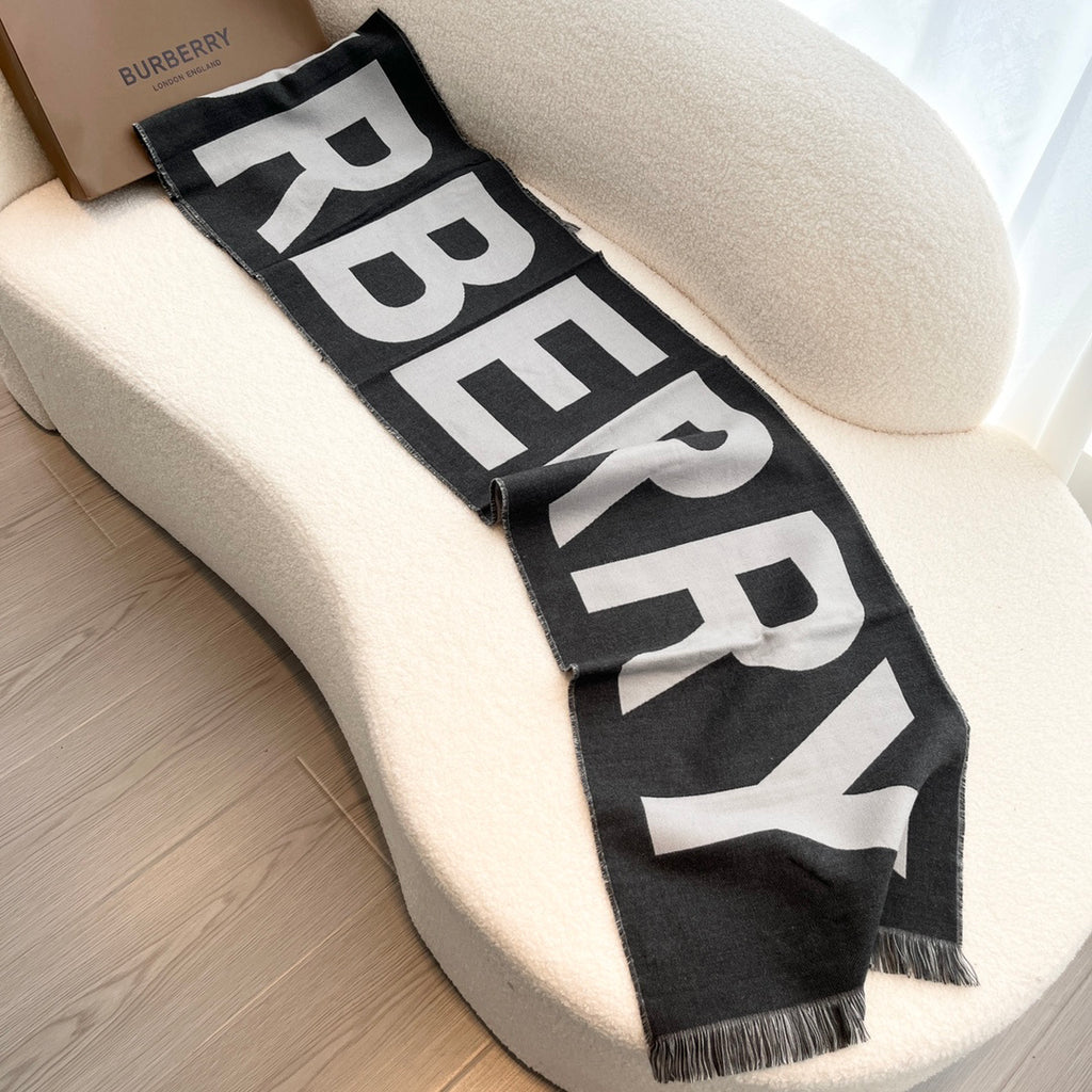 Burberry Logo Detail Scarf - 975220564 - Photo 1