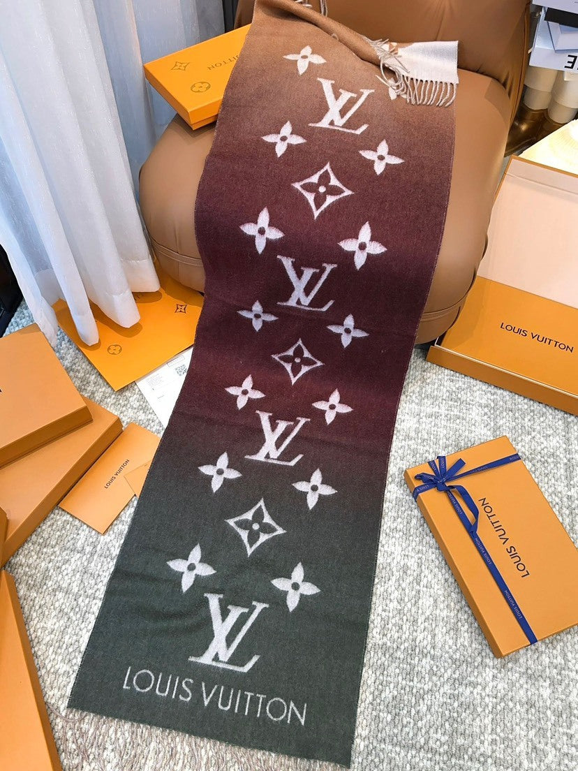 Louis Vuitton Gradient Scarf - 946582480 - Photo 1