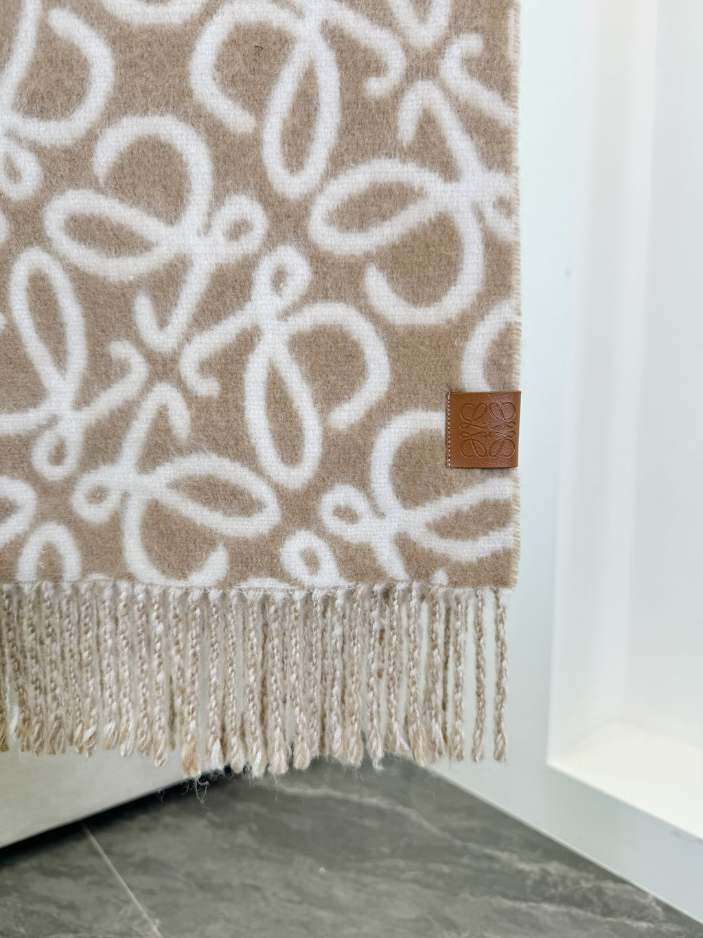 Loewe Jacquard Logo Detail Scarf - 973645193 - Photo 2