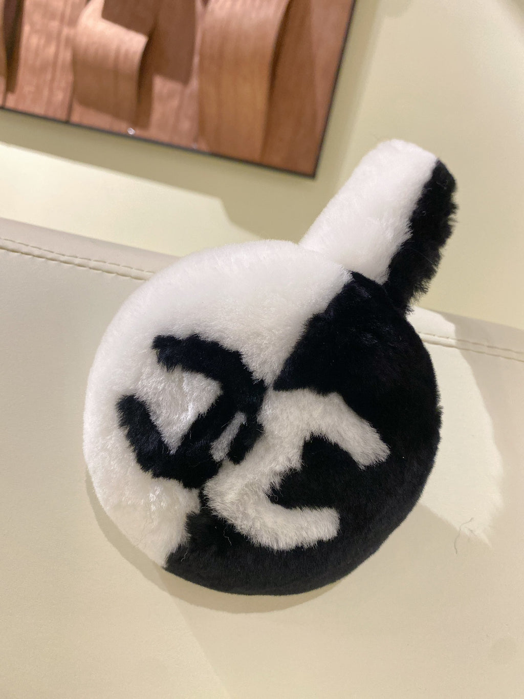 Chanel Colorblock Logo Detail Earmuffs - 1005772244 - Photo 2