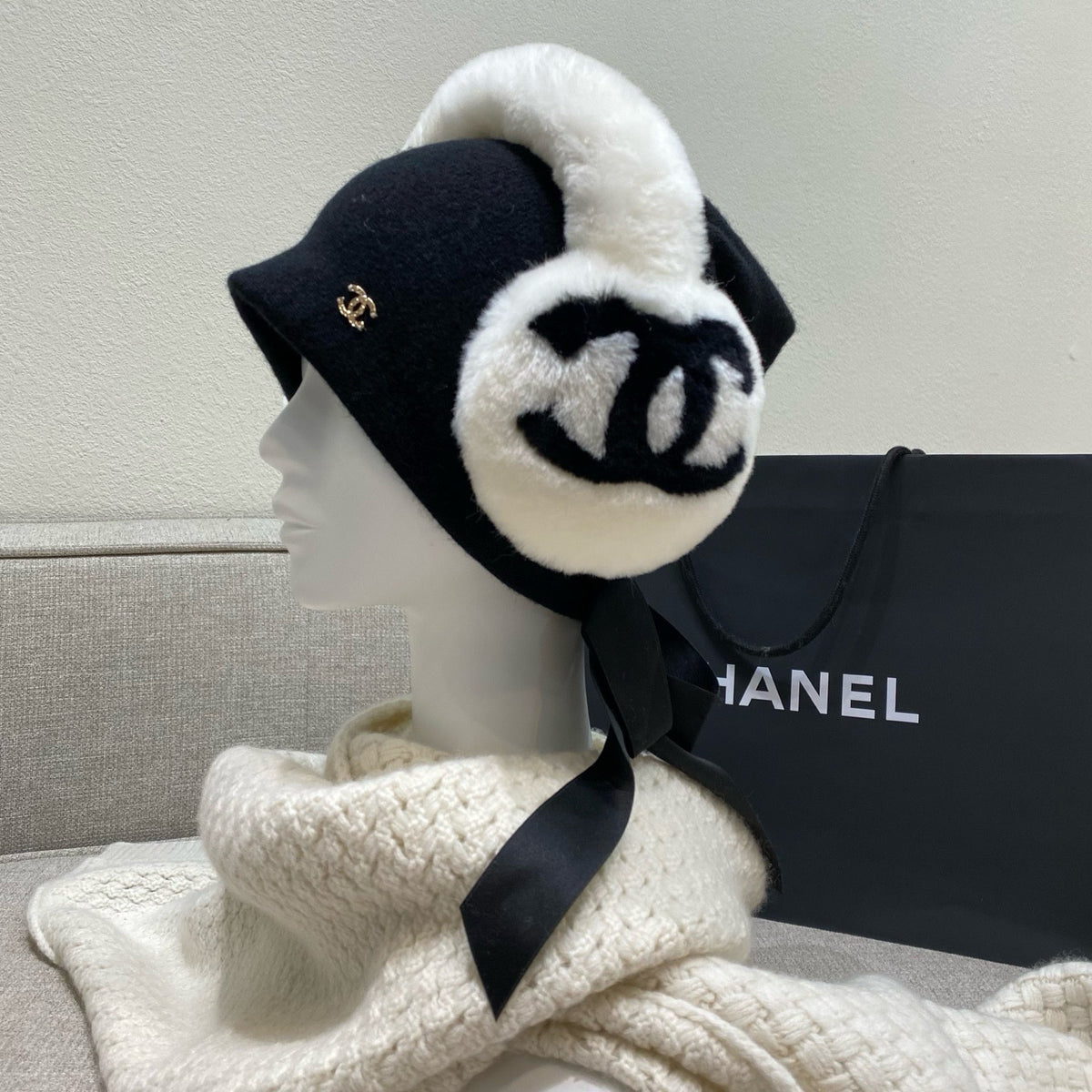 Chanel Logo Detail Earmuffs - 1141777644 - Photo 2