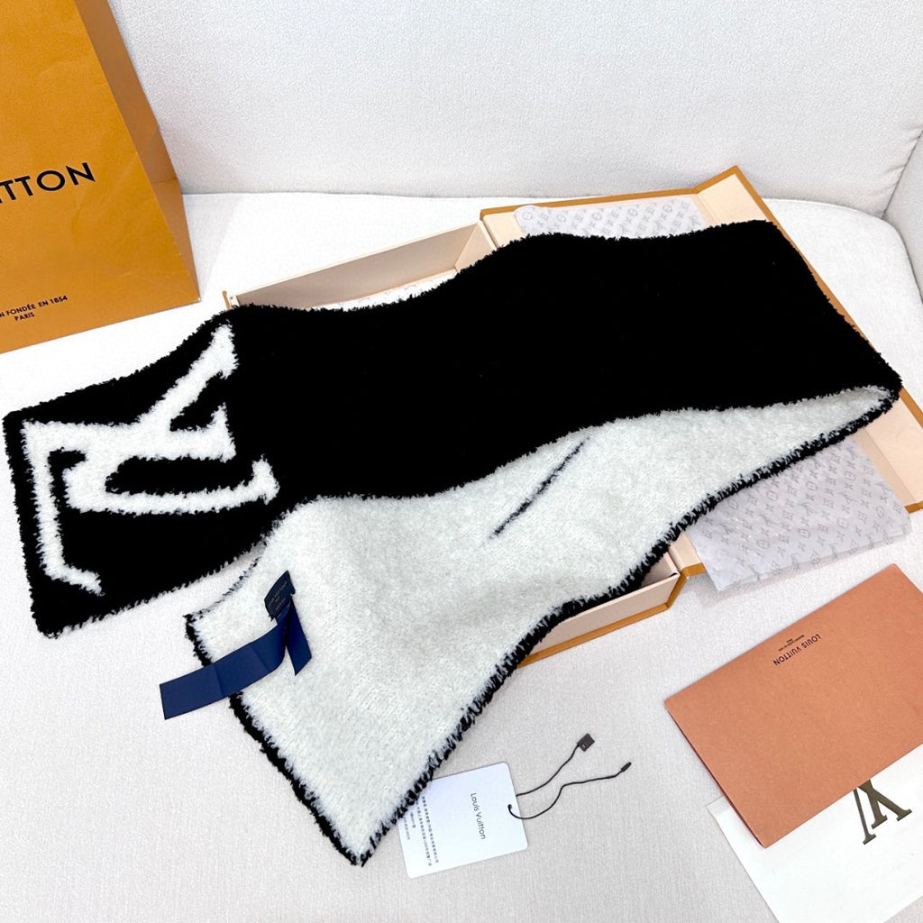 Louis Vuitton Logo Detail Scarf - 952636295 - Photo 2