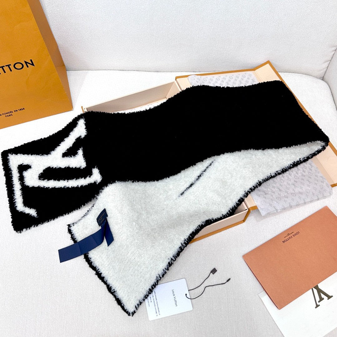 Louis Vuitton Logo Detail Scarf - 952636295 - Photo 2