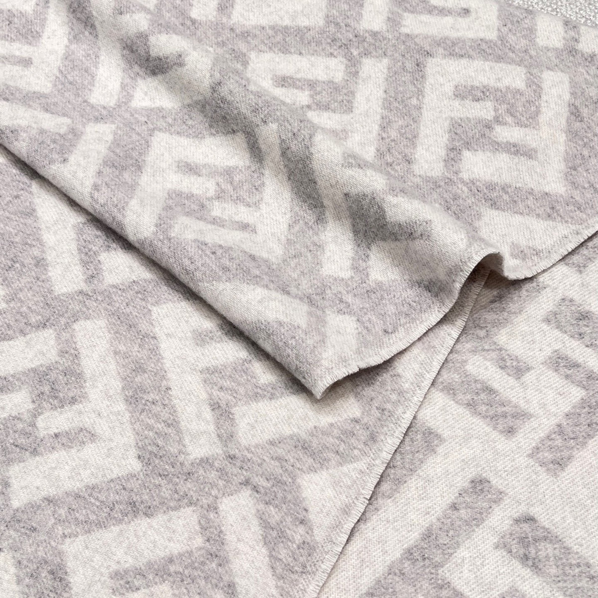 Fendi Jacquard Logo Detail Scarf - 1245379157 - Photo 2
