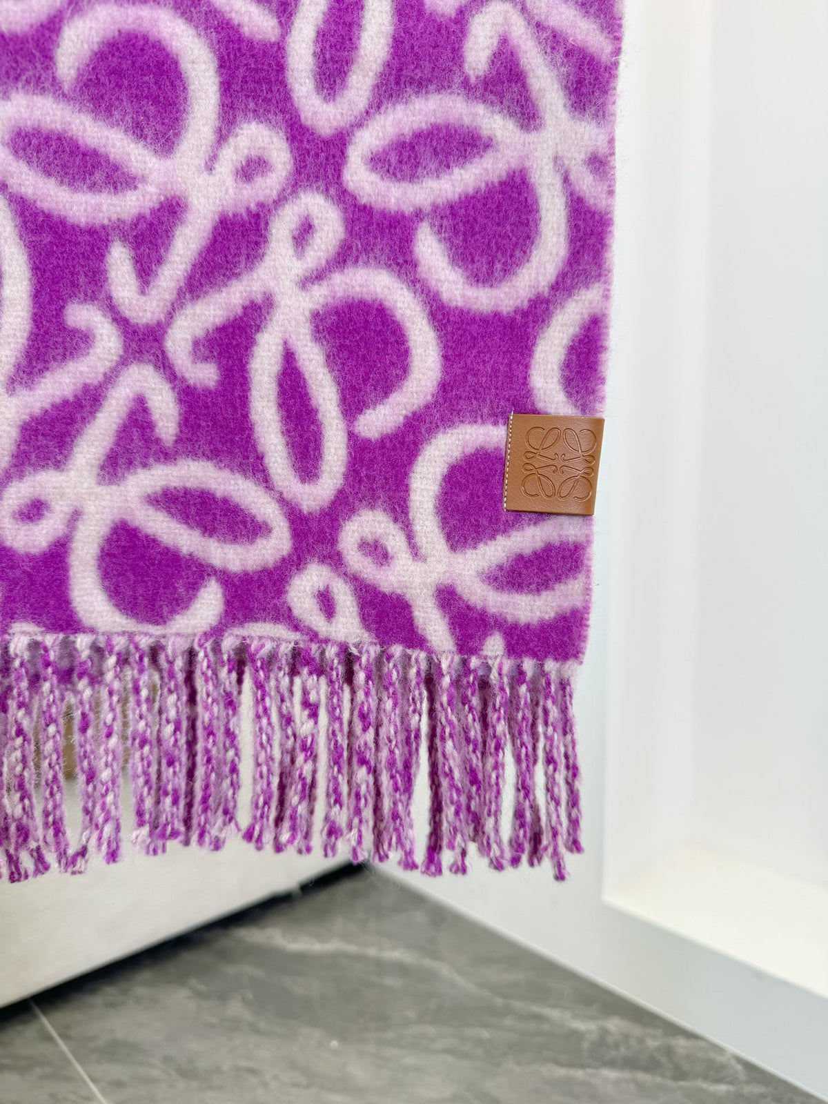 Loewe Jacquard Logo Detail Scarf - 973645223 - Photo 2