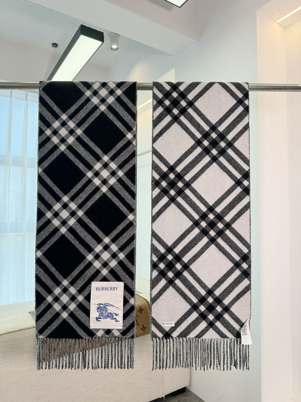 Burberry Check Pattern Scarf - 973237343 - Photo 2