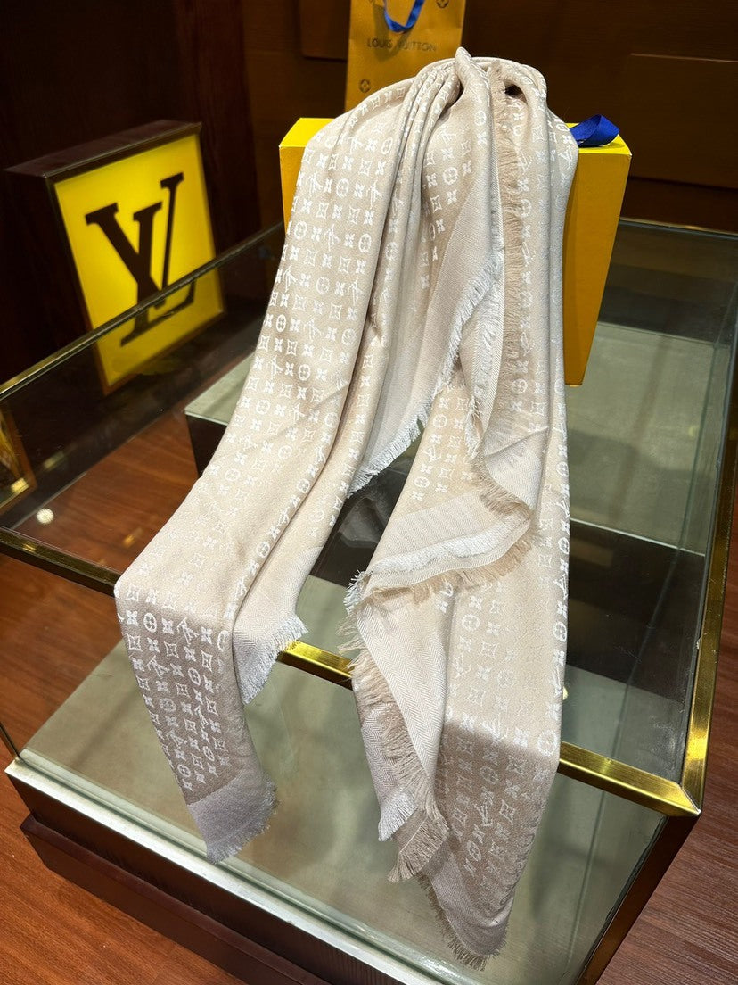 Louis Vuitton Jacquard Logo Detail Scarf - 950617442 - Photo 2