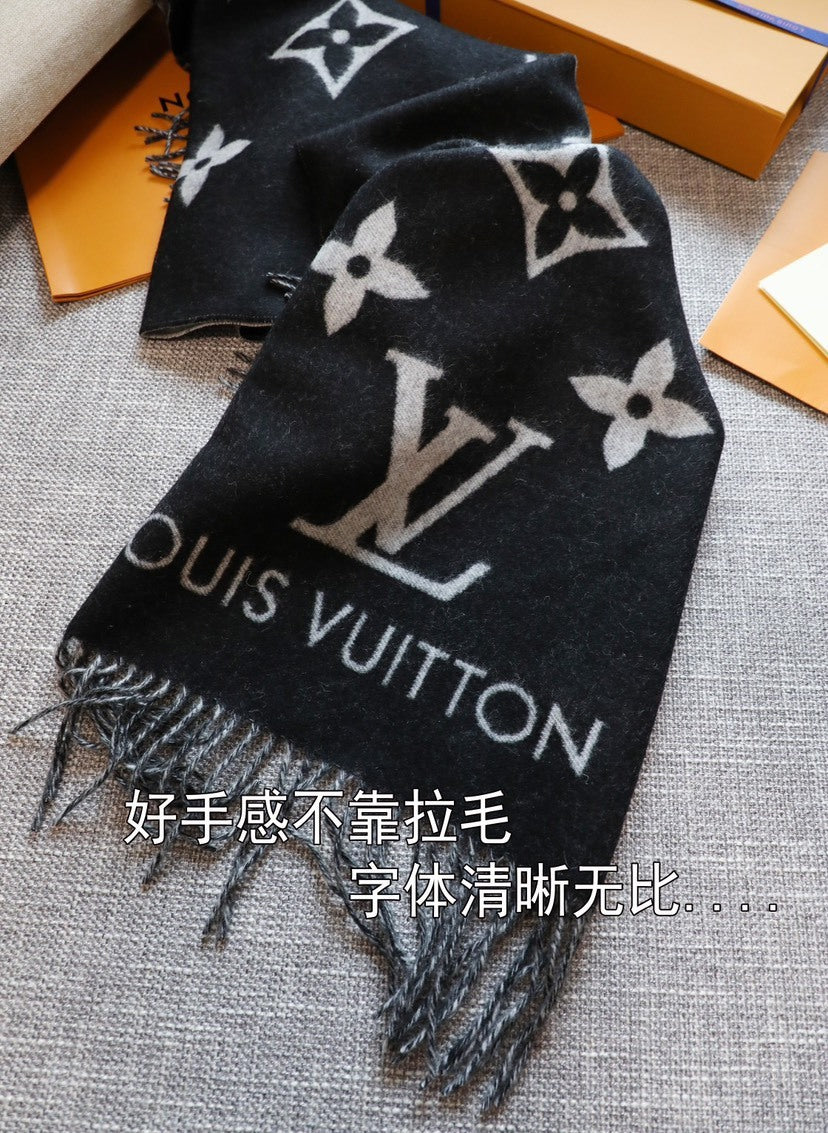 Louis Vuitton Scarf - 944943044 - Photo 2