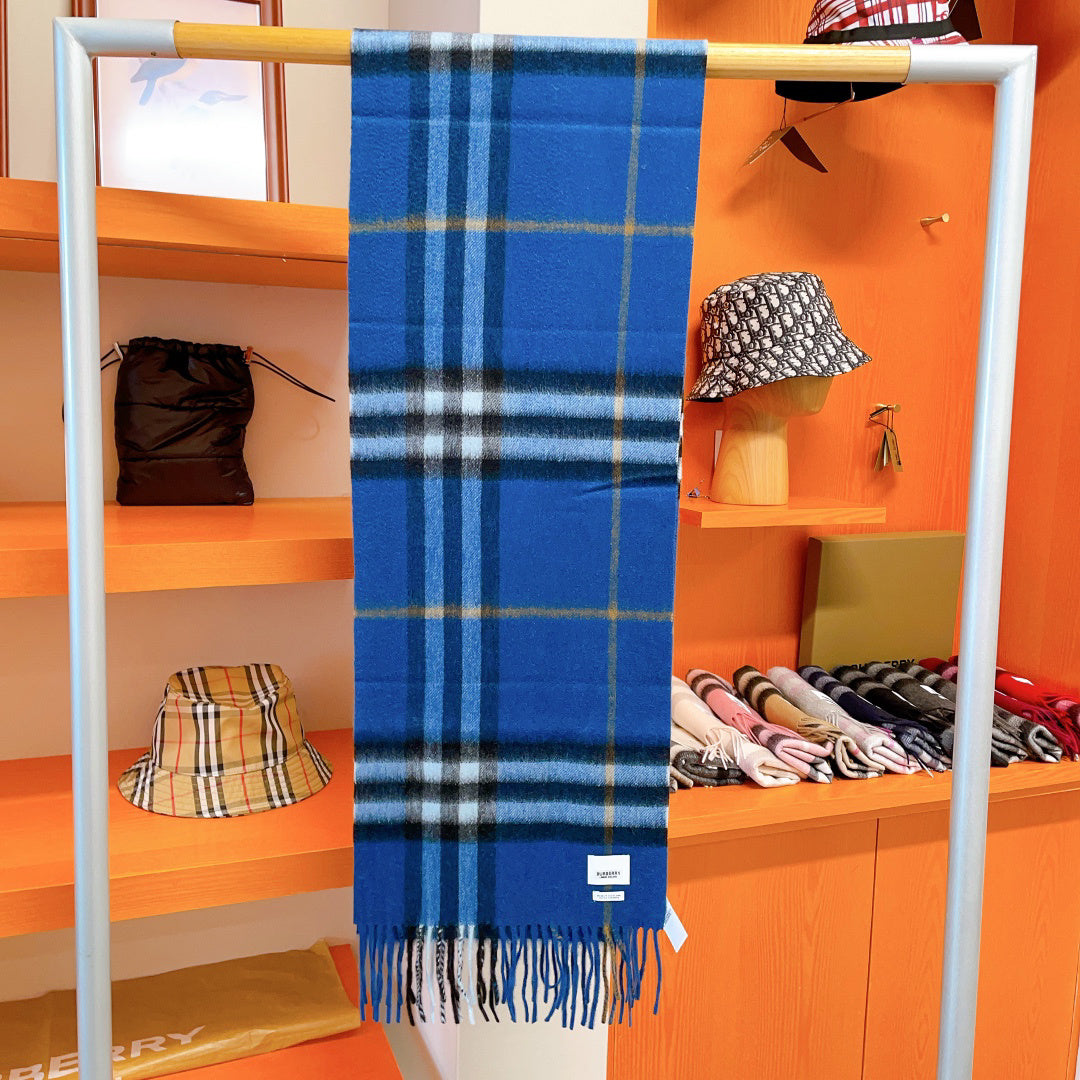 Burberry Check Pattern Scarf - 975222335 - Photo 2
