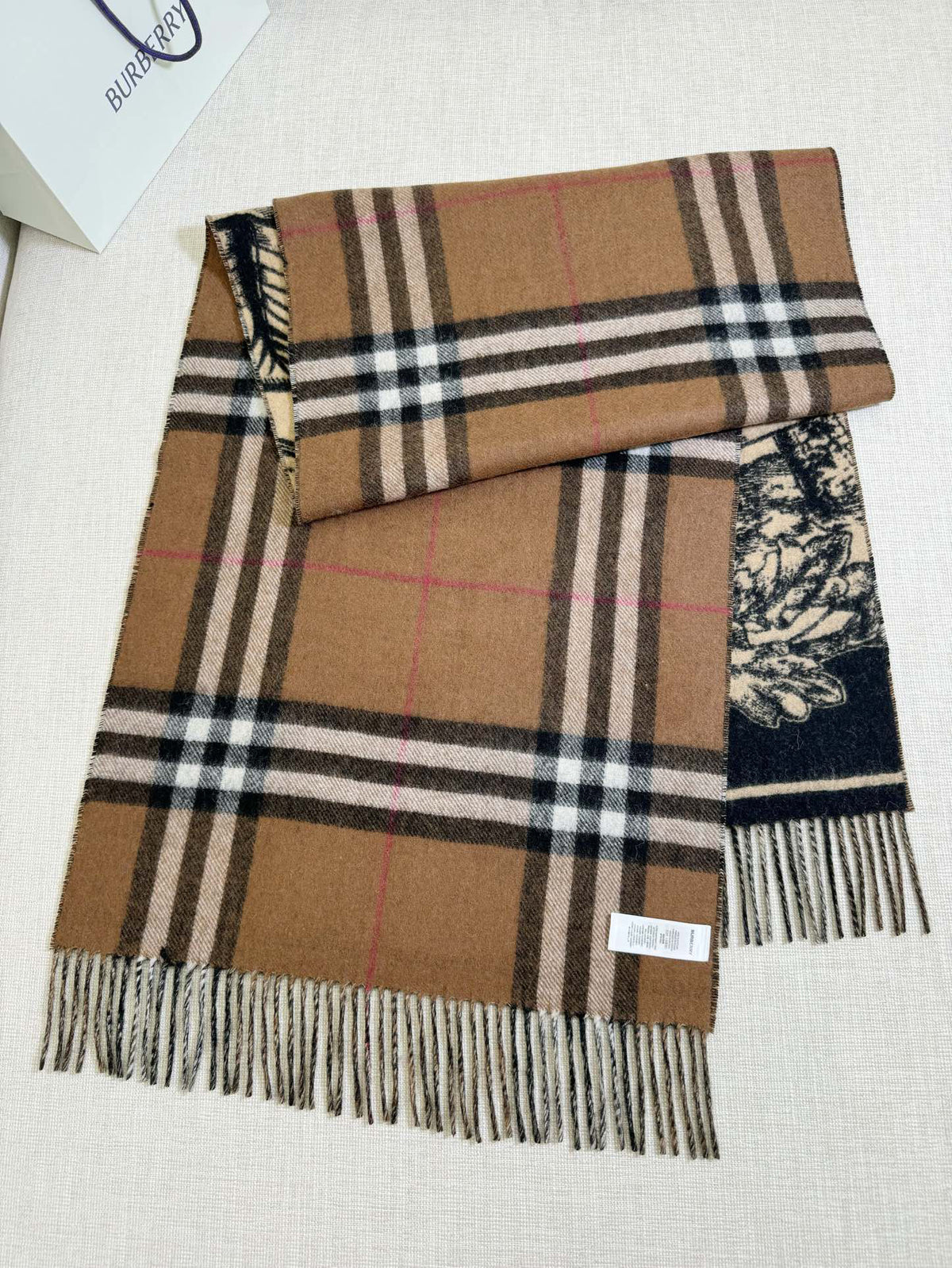 Burberry Check Pattern Jacquard Scarf - 973645787 - Photo 2