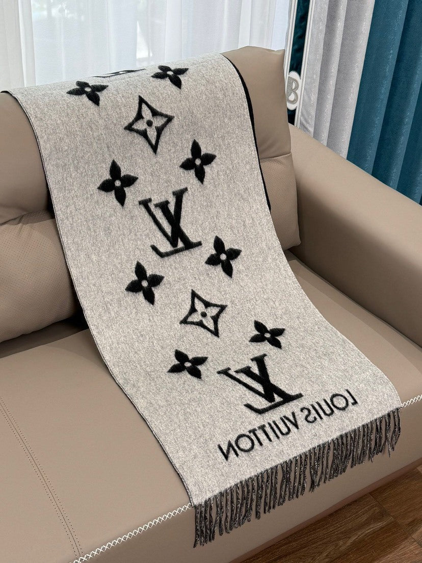Louis Vuitton Jacquard Scarf - 944930491 - Photo 2