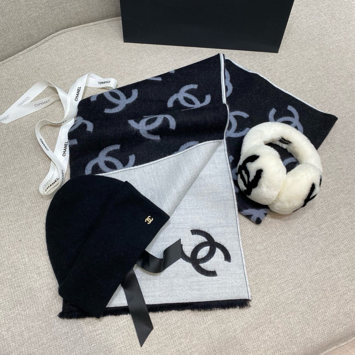 Chanel Logo Detail Earmuffs - 1141777644 - Photo 3