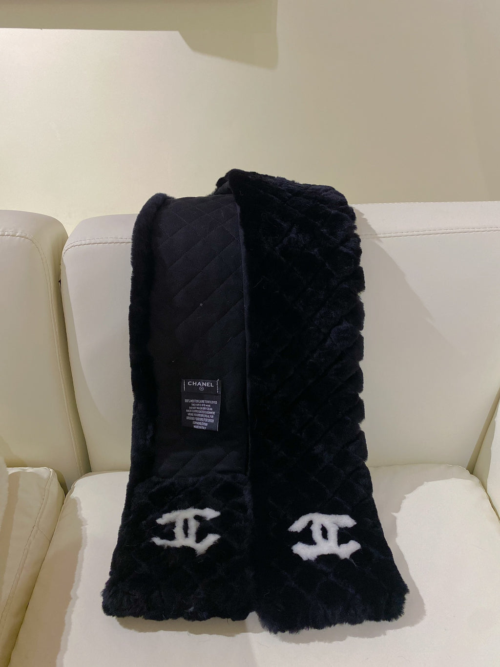 Chanel Gradient Logo Detail Scarf - 962272374 - Photo 3