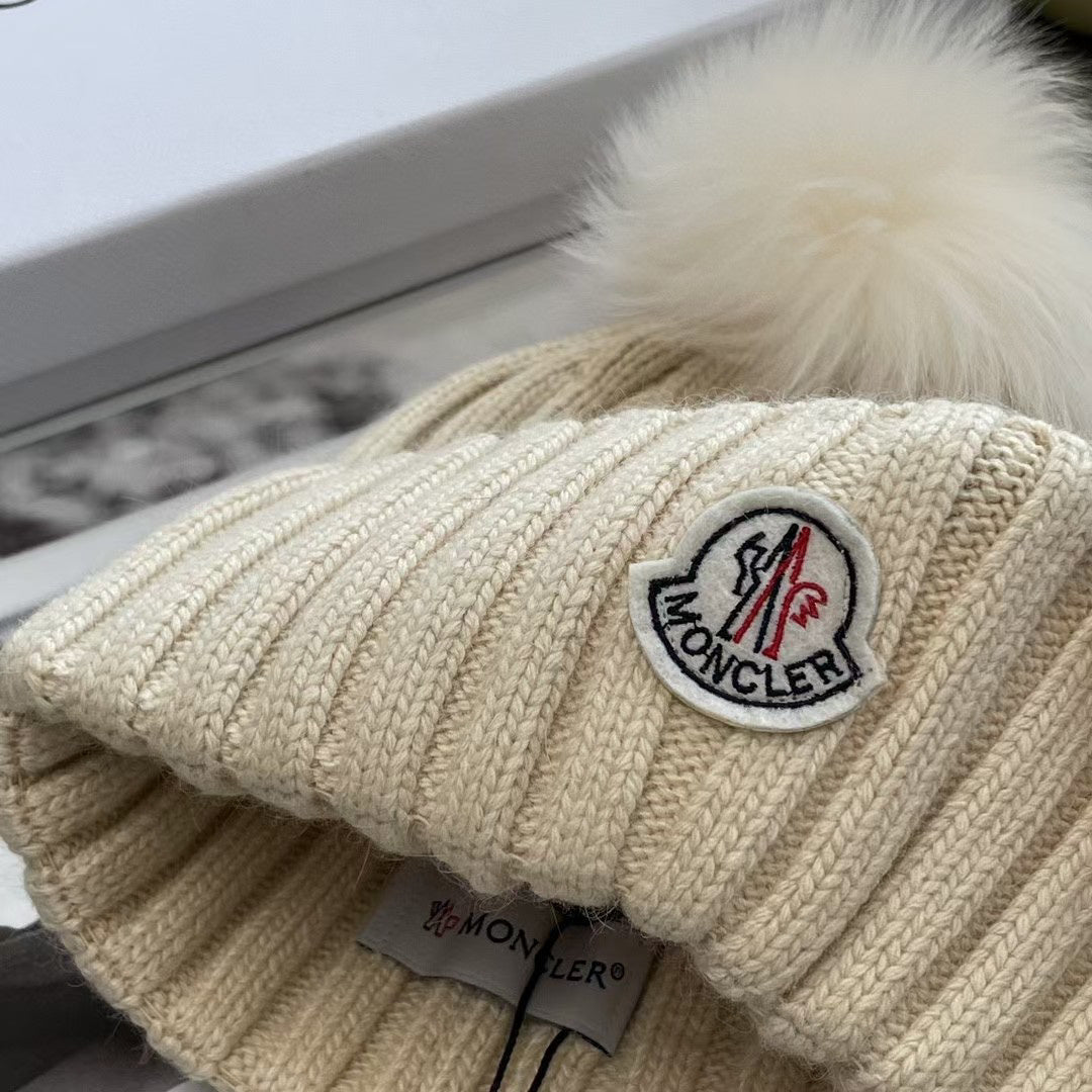 Moncler Knit Pom-Pom Beanie - 1107214056 - Photo 3