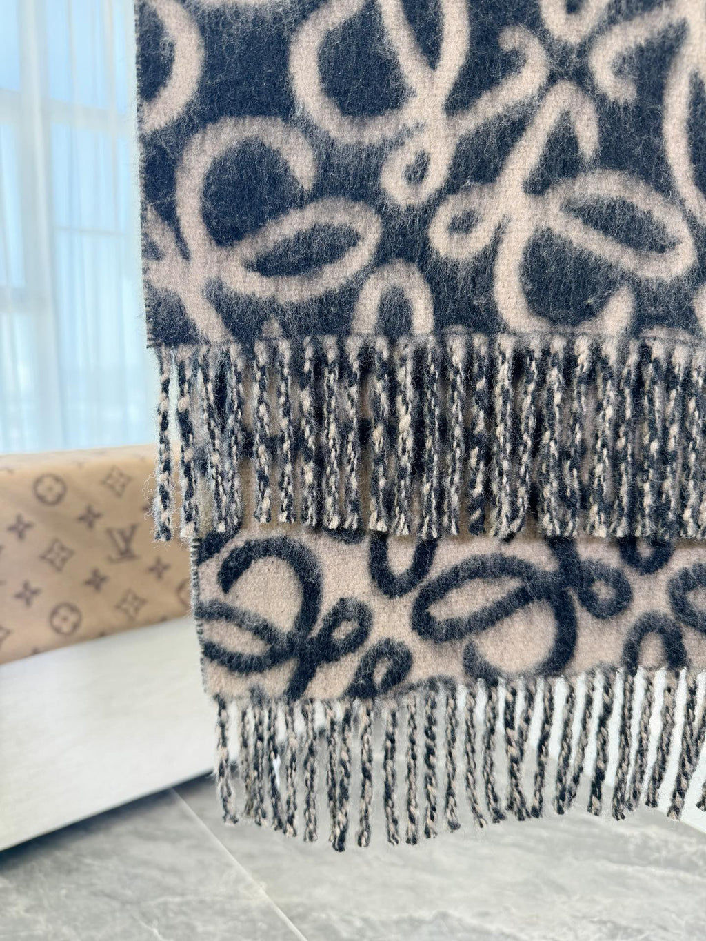 Loewe Jacquard Logo Detail Scarf - 973645274 - Photo 3