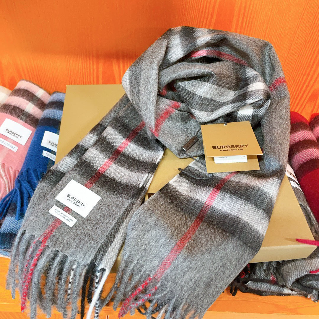 Burberry Check Pattern Scarf - 975223003 - Photo 3