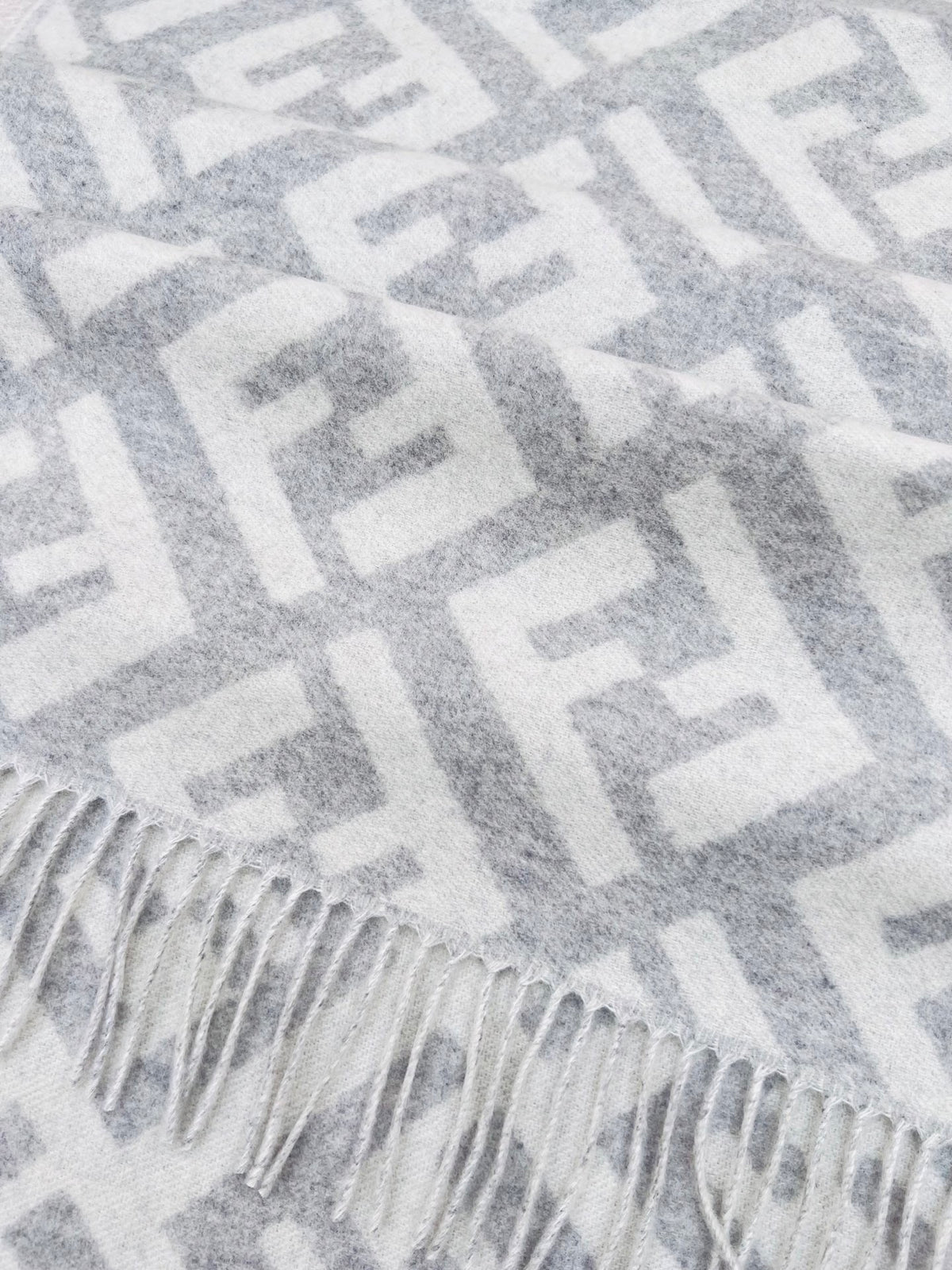 Fendi Logo Detail Scarf - 1245373006 - Photo 3